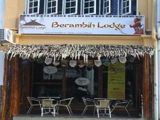 Berambih Lodge Kuching Zewnętrze zdjęcie